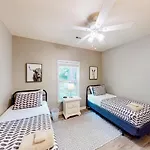 Hilltop Hideaway